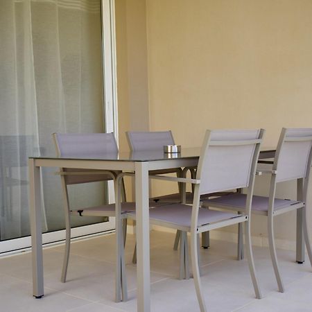 Resitour - Aphrodite Beachfront Pirgos Psilonerou 객실 사진