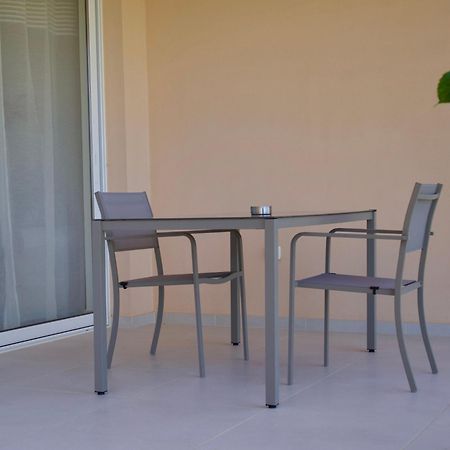 Resitour - Aphrodite Beachfront Pirgos Psilonerou 객실 사진