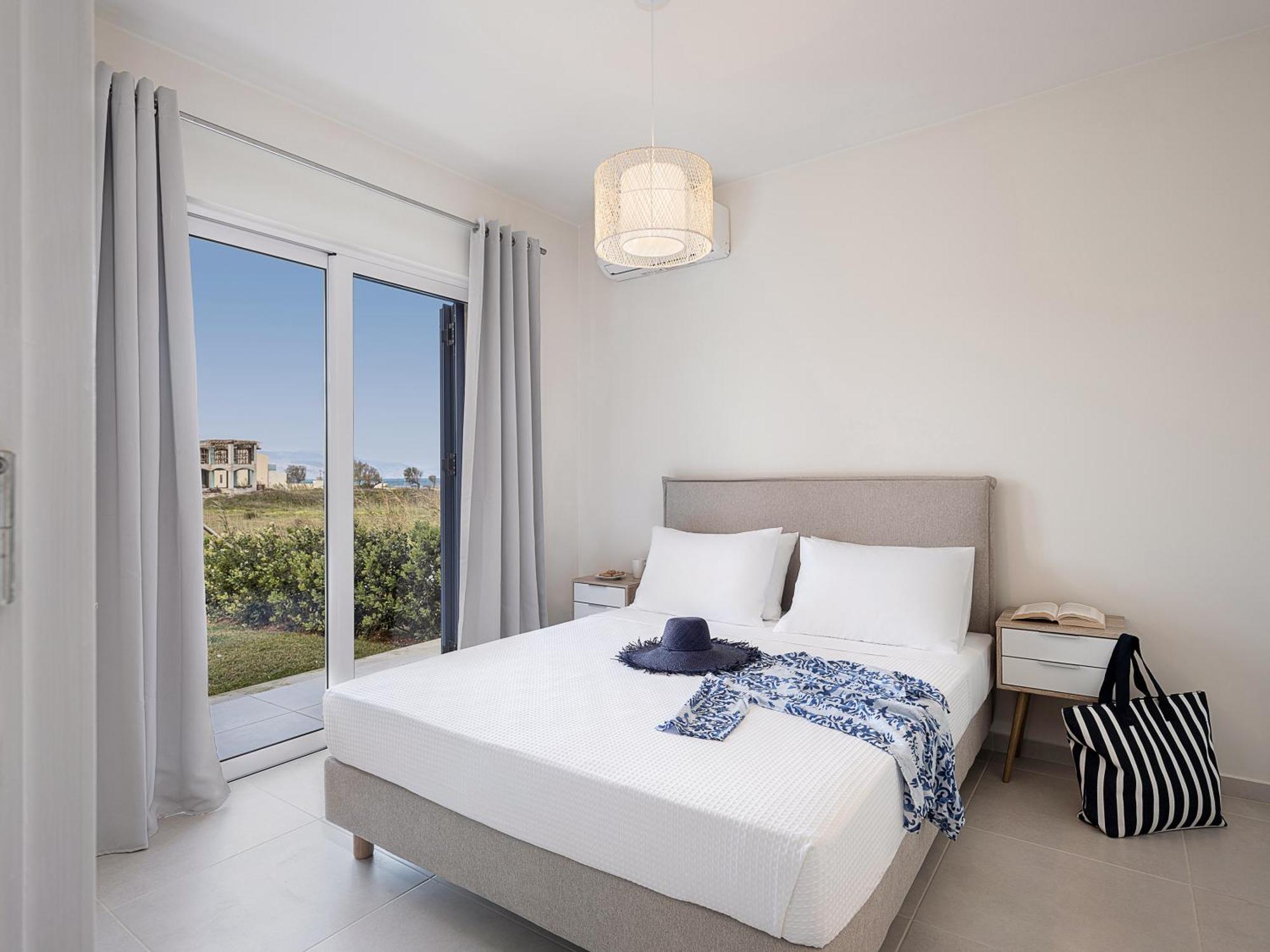 Resitour - Aphrodite Beachfront Pirgos Psilonerou 외부 사진