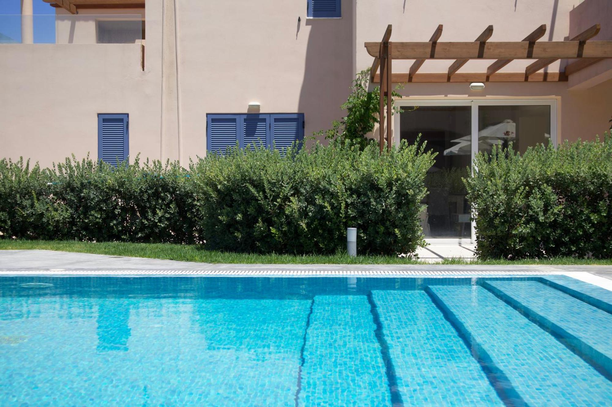 Resitour - Aphrodite Beachfront Pirgos Psilonerou 객실 사진