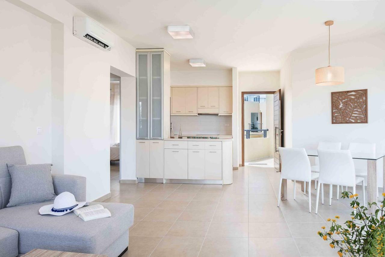 Resitour - Aphrodite Beachfront Pirgos Psilonerou 외부 사진