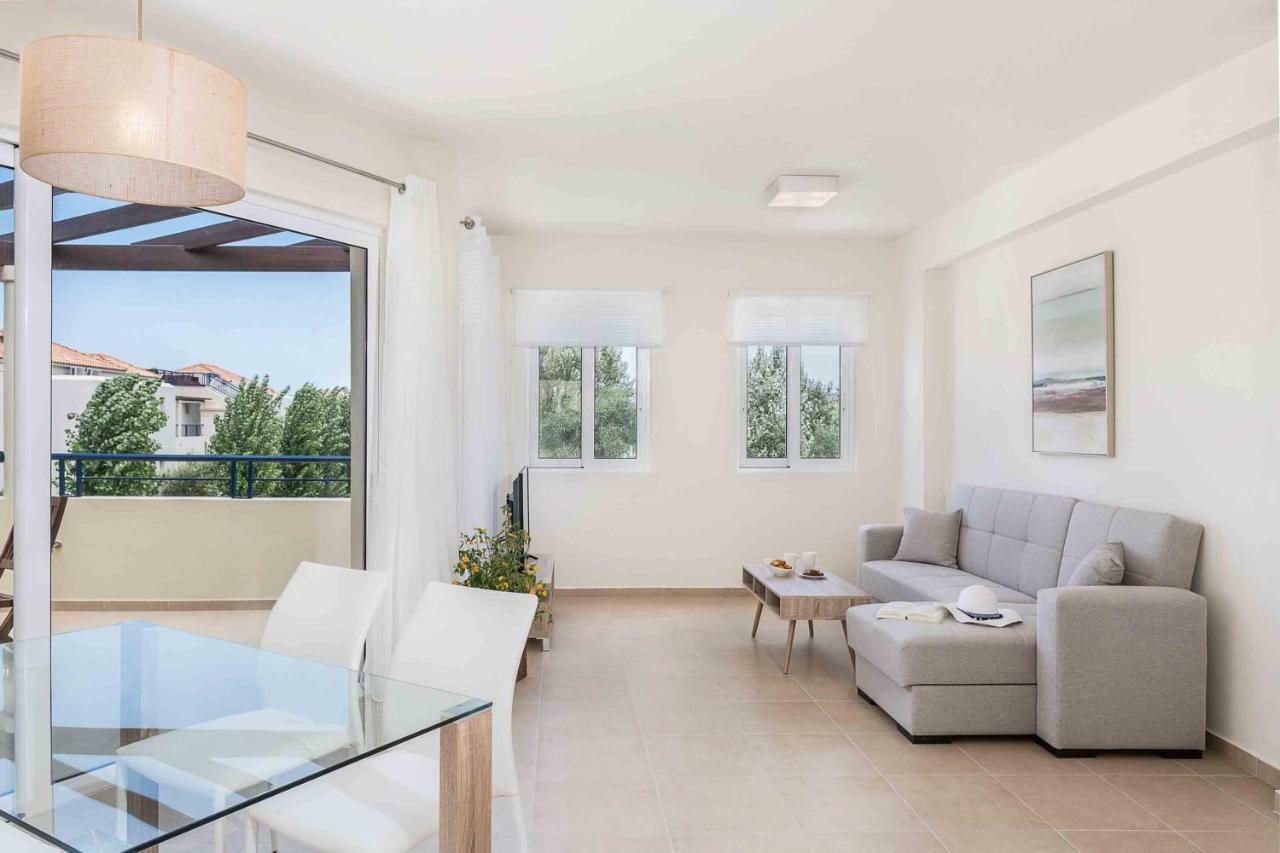Resitour - Aphrodite Beachfront Pirgos Psilonerou 외부 사진